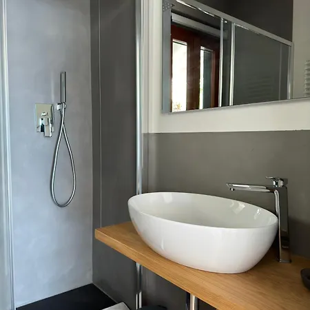 Exclusive Designer Facing Palmaria Island Spacious Scenic Terrace Bright Modern Interiors Fully Equipped Kitchen Air Conditioning Private Parking Up To 6 Guests Apartment *