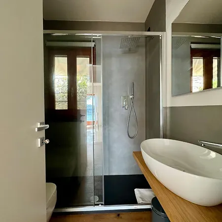 Exclusive Designer Facing Palmaria Island Spacious Scenic Terrace Bright Modern Interiors Fully Equipped Kitchen Air Conditioning Private Parking Up To 6 Guests * Porto Venere