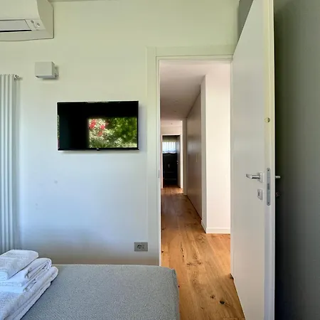 Exclusive Designer Facing Palmaria Island Spacious Scenic Terrace Bright Modern Interiors Fully Equipped Kitchen Air Conditioning Private Parking Up To 6 Guests