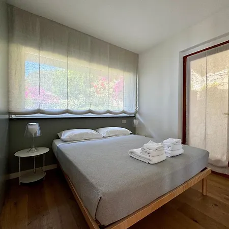 Exclusive Designer Facing Palmaria Island Spacious Scenic Terrace Bright Modern Interiors Fully Equipped Kitchen Air Conditioning Private Parking Up To 6 Guests Apartment Porto Venere