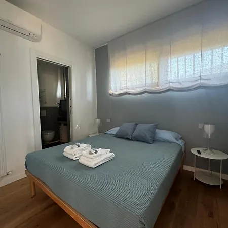 Exclusive Designer Facing Palmaria Island Spacious Scenic Terrace Bright Modern Interiors Fully Equipped Kitchen Air Conditioning Private Parking Up To 6 Guests Apartment *