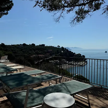 Exclusive Designer Facing Palmaria Island Spacious Scenic Terrace Bright Modern Interiors Fully Equipped Kitchen Air Conditioning Private Parking Up To 6 Guests Porto Venere