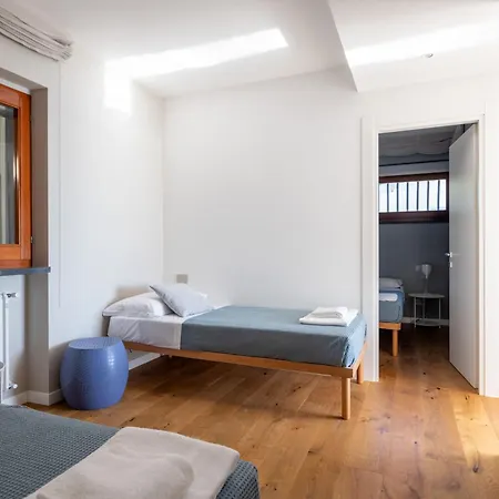 Exclusive Designer Facing Palmaria Island Spacious Scenic Terrace Bright Modern Interiors Fully Equipped Kitchen Air Conditioning Private Parking Up To 6 Guests Apartment