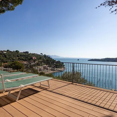 Exclusive Designer Facing Palmaria Island Spacious Scenic Terrace Bright Modern Interiors Fully Equipped Kitchen Air Conditioning Private Parking Up To 6 Guests Apartment