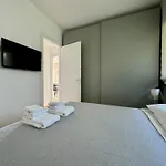 Modern And Elegant With A Spacious Sea View Terrace Overlooking Palmaria Island Bright Designer Interiors Fully Equipped Up To 6 Guests Private Parking Aircon The Comforts For A Perfect Appartement Porto Venere