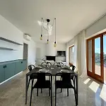 アパート Modern And Elegant With A Spacious Sea View Terrace Overlooking Palmaria Island Bright Designer Interiors Fully Equipped Up To 6 Guests Private Parking Aircon The Comforts For A Perfect *