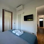 Modern And Elegant With A Spacious Sea View Terrace Overlooking Palmaria Island Bright Designer Interiors Fully Equipped Up To 6 Guests Private Parking Aircon The Comforts For A Perfect Appartement