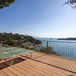 Modern And Elegant With A Spacious Sea View Terrace Overlooking Palmaria Island Bright Designer Interiors Fully Equipped Up To 6 Guests Private Parking Aircon The Comforts For A Perfect アパート
