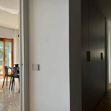 Exclusive Designer Facing Palmaria Island Spacious Scenic Terrace Bright Modern Interiors Fully Equipped Kitchen Air Conditioning Private Parking Up To 6 Guests Appartement