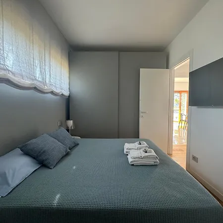 Elegant Modern And Bright Flat With Splendid Terrace Overlooking The Sea And Palmaria Island Modern Designer Interior Accommodates Up To Six People * Porto Venere