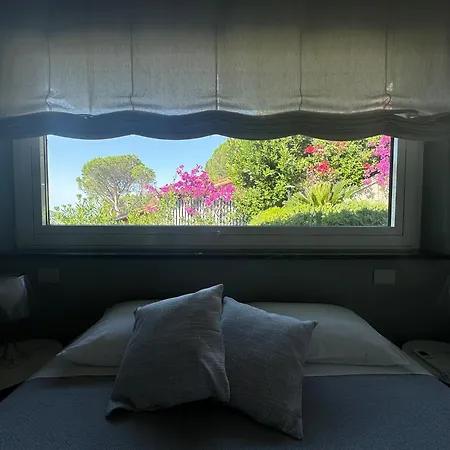 Elegant Modern And Bright Flat With Splendid Terrace Overlooking The Sea And Palmaria Island Modern Designer Interior Accommodates Up To Six People Apartment *
