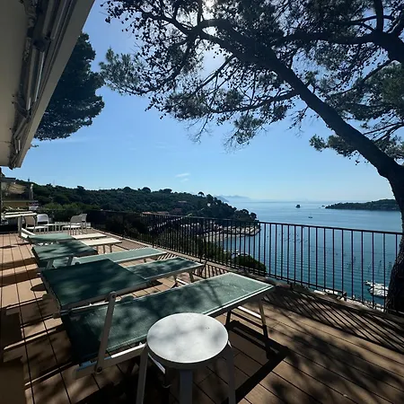 Modern And Elegant With A Spacious Sea View Terrace Overlooking Palmaria Island Bright Designer Interiors Fully Equipped Up To 6 Guests Private Parking Aircon The Comforts For A Perfect