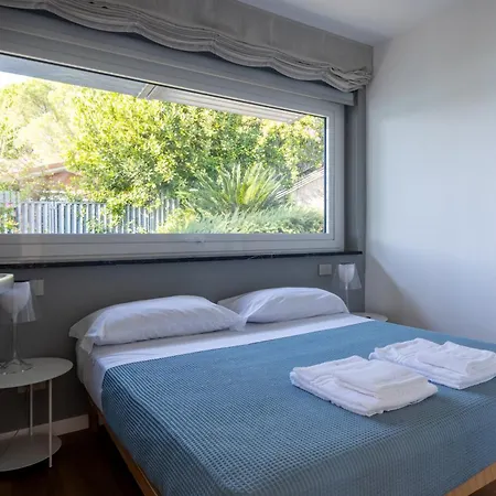 Exclusive Designer Facing Palmaria Island Spacious Scenic Terrace Bright Modern Interiors Fully Equipped Kitchen Air Conditioning Private Parking Up To 6 Guests * ポルトヴェーネレ