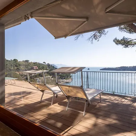 Exclusive Designer Facing Palmaria Island Spacious Scenic Terrace Bright Modern Interiors Fully Equipped Kitchen Air Conditioning Private Parking Up To 6 Guests アパート