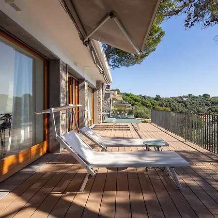 Exclusive Designer Facing Palmaria Island Spacious Scenic Terrace Bright Modern Interiors Fully Equipped Kitchen Air Conditioning Private Parking Up To 6 Guests * Porto Venere