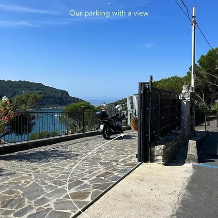 Exclusive Designer Facing Palmaria Island Spacious Scenic Terrace Bright Modern Interiors Fully Equipped Kitchen Air Conditioning Private Parking Up To 6 Guests Appartement *
