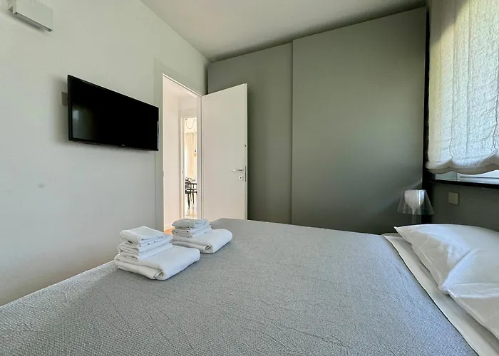 Modern And Elegant With A Spacious Sea View Terrace Overlooking Palmaria Island Bright Designer Interiors Fully Equipped Up To 6 Guests Private Parking Aircon The Comforts For A Perfect Appartamento Porto Venere