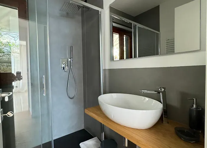 Modern And Elegant With A Spacious Sea View Terrace Overlooking Palmaria Island Bright Designer Interiors Fully Equipped Up To 6 Guests Private Parking Aircon The Comforts For A Perfect * Porto Venere