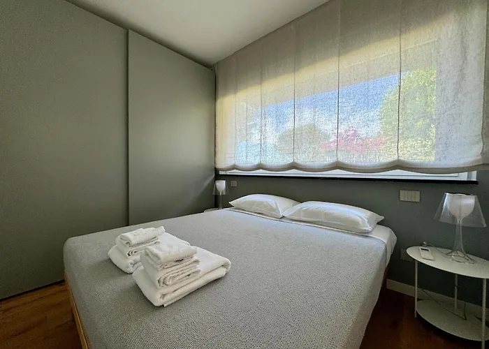 Modern And Elegant With A Spacious Sea View Terrace Overlooking Palmaria Island Bright Designer Interiors Fully Equipped Up To 6 Guests Private Parking Aircon The Comforts For A Perfect