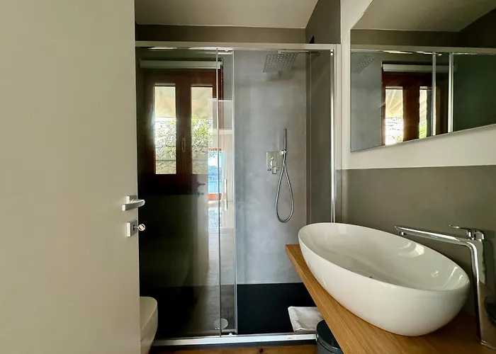 Modern And Elegant With A Spacious Sea View Terrace Overlooking Palmaria Island Bright Designer Interiors Fully Equipped Up To 6 Guests Private Parking Aircon The Comforts For A Perfect * Porto Venere