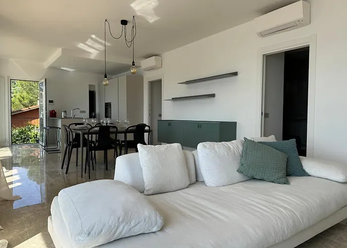 Modern And Elegant With A Spacious Sea View Terrace Overlooking Palmaria Island Bright Designer Interiors Fully Equipped Up To 6 Guests Private Parking Aircon The Comforts For A Perfect