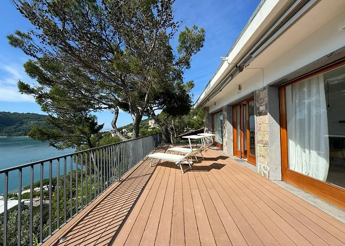 Modern And Elegant With A Spacious Sea View Terrace Overlooking Palmaria Island Bright Designer Interiors Fully Equipped Up To 6 Guests Private Parking Aircon The Comforts For A Perfect Appartamento