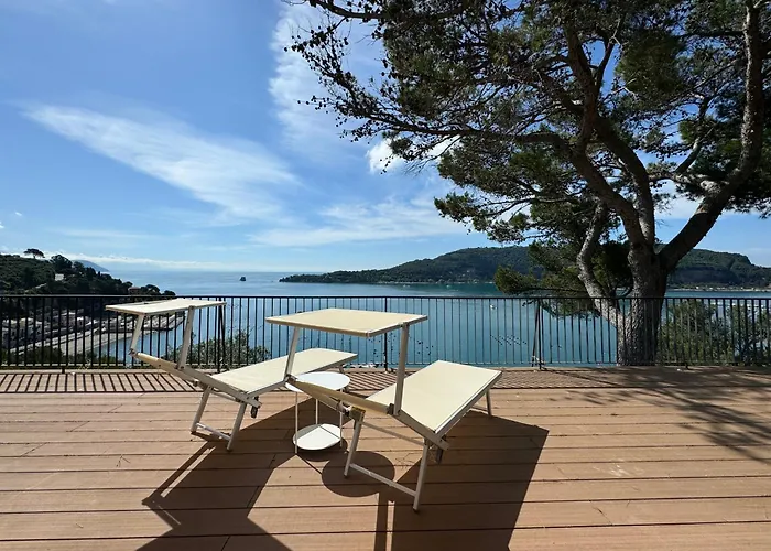 Modern And Elegant With A Spacious Sea View Terrace Overlooking Palmaria Island Bright Designer Interiors Fully Equipped Up To 6 Guests Private Parking Aircon The Comforts For A Perfect Appartamento *