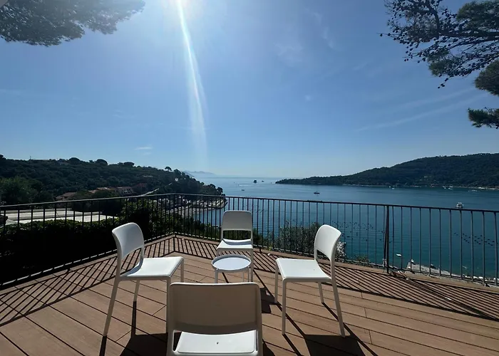 Modern And Elegant With A Spacious Sea View Terrace Overlooking Palmaria Island Bright Designer Interiors Fully Equipped Up To 6 Guests Private Parking Aircon The Comforts For A Perfect *