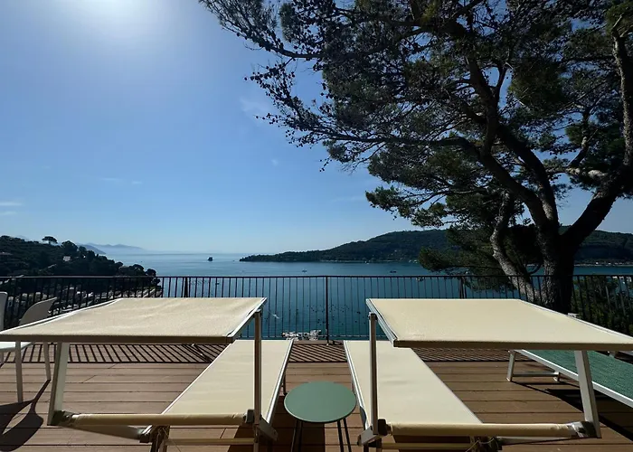 Modern And Elegant With A Spacious Sea View Terrace Overlooking Palmaria Island Bright Designer Interiors Fully Equipped Up To 6 Guests Private Parking Aircon The Comforts For A Perfect * Porto Venere
