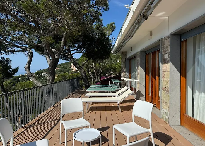 Modern And Elegant With A Spacious Sea View Terrace Overlooking Palmaria Island Bright Designer Interiors Fully Equipped Up To 6 Guests Private Parking Aircon The Comforts For A Perfect Appartamento