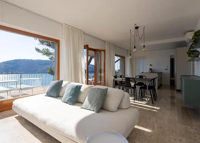 Modern And Elegant With A Spacious Sea View Terrace Overlooking Palmaria Island Bright Designer Interiors Fully Equipped Up To 6 Guests Private Parking Aircon The Comforts For A Perfect *