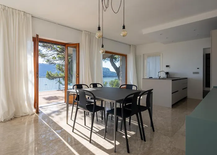 Appartamento Modern And Elegant With A Spacious Sea View Terrace Overlooking Palmaria Island Bright Designer Interiors Fully Equipped Up To 6 Guests Private Parking Aircon The Comforts For A Perfect Porto Venere