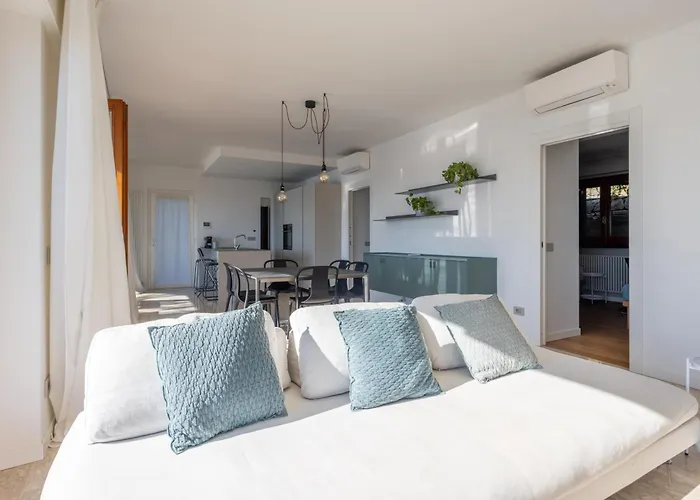 Modern And Elegant With A Spacious Sea View Terrace Overlooking Palmaria Island Bright Designer Interiors Fully Equipped Up To 6 Guests Private Parking Aircon The Comforts For A Perfect Lejlighed Porto Venere
