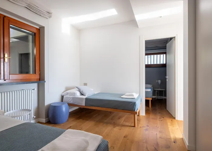 Modern And Elegant With A Spacious Sea View Terrace Overlooking Palmaria Island Bright Designer Interiors Fully Equipped Up To 6 Guests Private Parking Aircon The Comforts For A Perfect Lejlighed