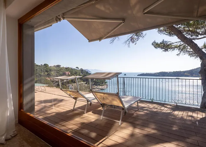 Modern And Elegant With A Spacious Sea View Terrace Overlooking Palmaria Island Bright Designer Interiors Fully Equipped Up To 6 Guests Private Parking Aircon The Comforts For A Perfect Appartamento