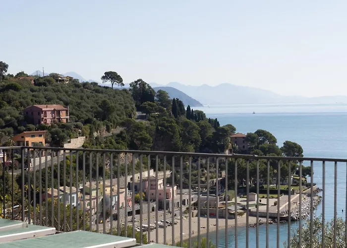 Modern And Elegant With A Spacious Sea View Terrace Overlooking Palmaria Island Bright Designer Interiors Fully Equipped Up To 6 Guests Private Parking Aircon The Comforts For A Perfect Appartamento *