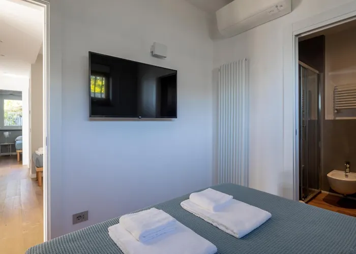 Modern And Elegant With A Spacious Sea View Terrace Overlooking Palmaria Island Bright Designer Interiors Fully Equipped Up To 6 Guests Private Parking Aircon The Comforts For A Perfect Appartamento